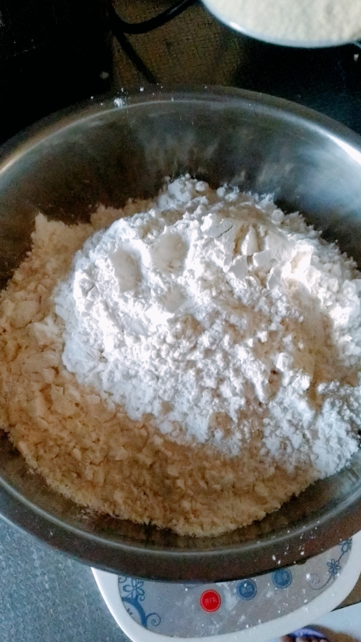 用中筋粉谷朊粉自制的高筋面粉,烤的面包高度拉丝,