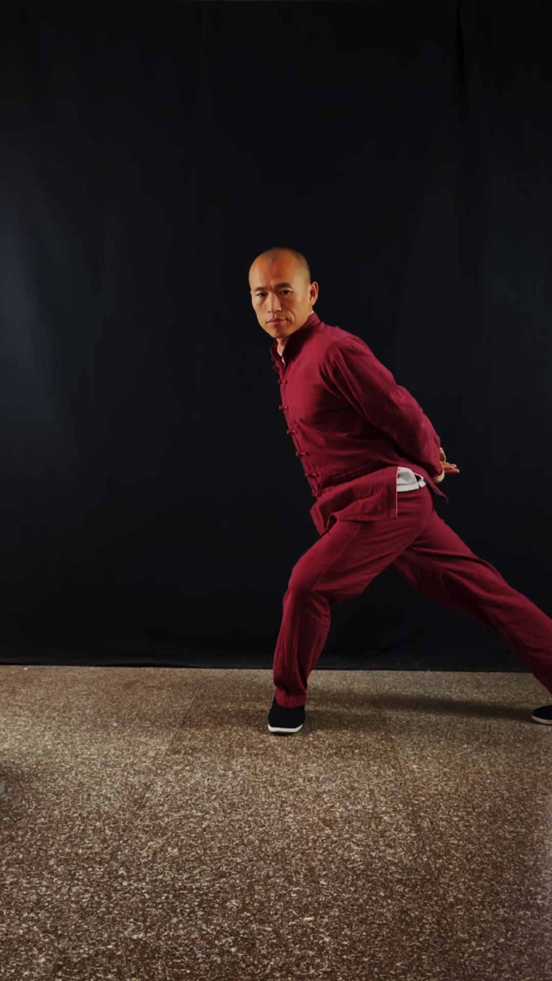 #锻炼身体棒棒哒#每天一边50下,坚持锻炼吧