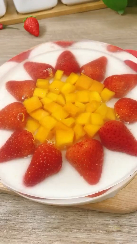 #美食记#简单三步搞定水果蛋糕,好吃无添加,喜欢的快收藏吧