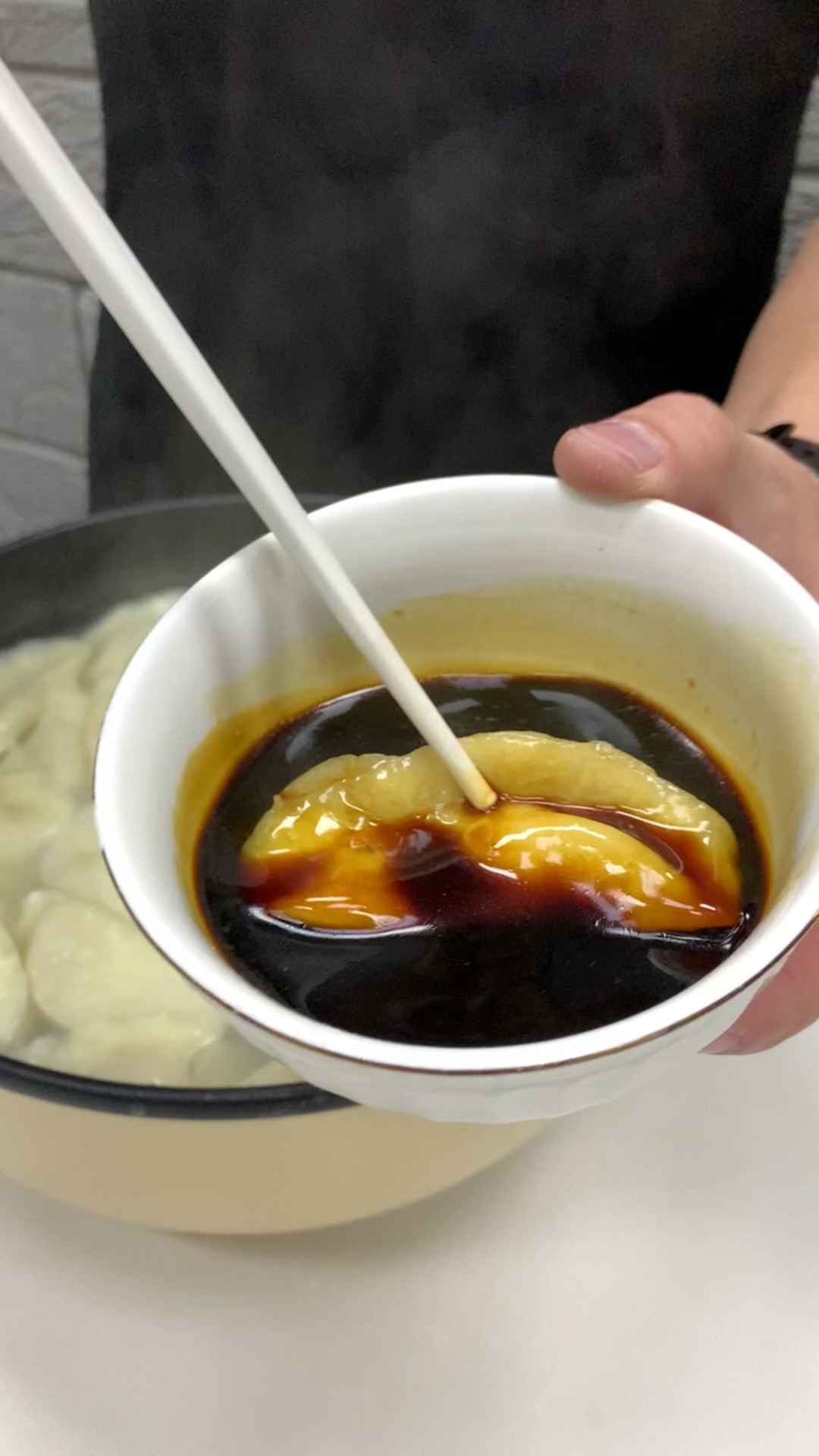#酱油#吃饺子吃烫的,娶媳妇娶胖的,东北水饺蘸酱油,那味道嘎嘎香