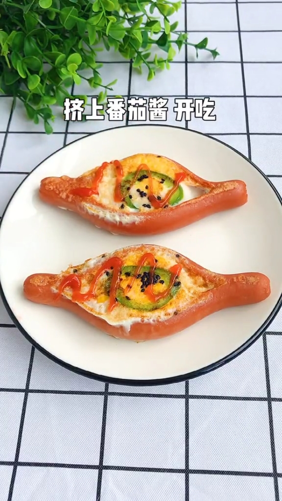 自制美食,新的吃法,香肠加鸡蛋