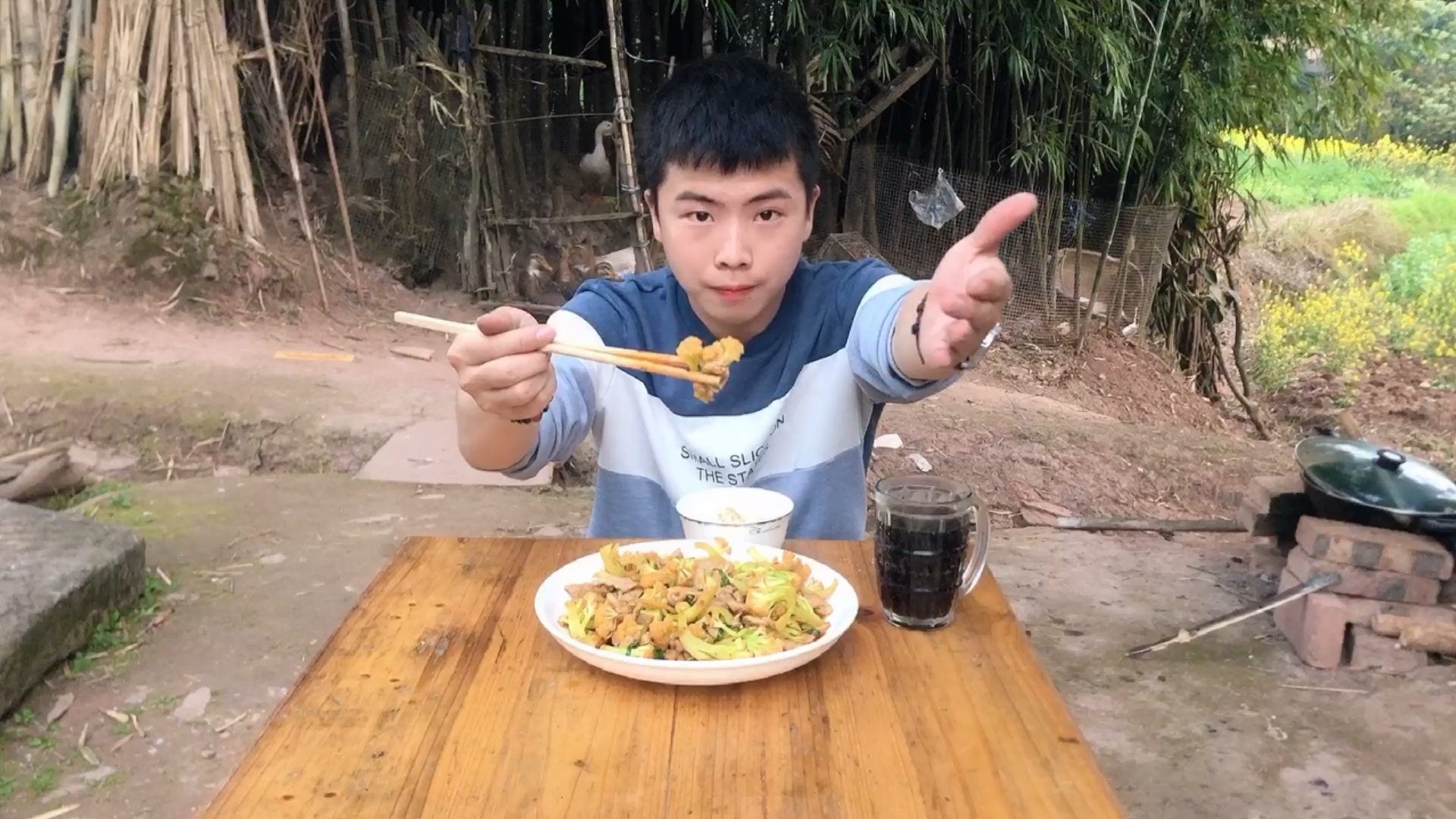 #舌尖上的乡村美食#第三十七天晚餐一道花菜炒肉送上