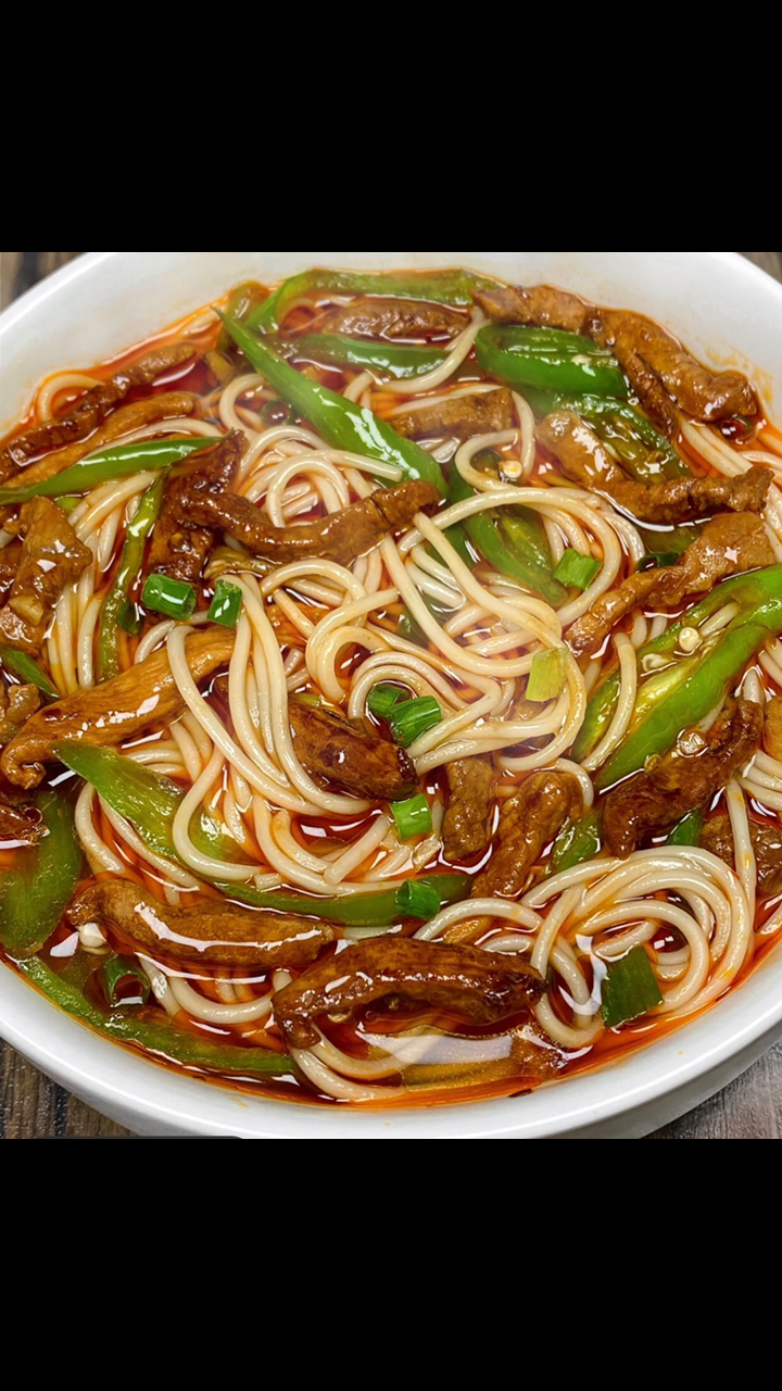 #面食巨好吃#青椒肉丝面