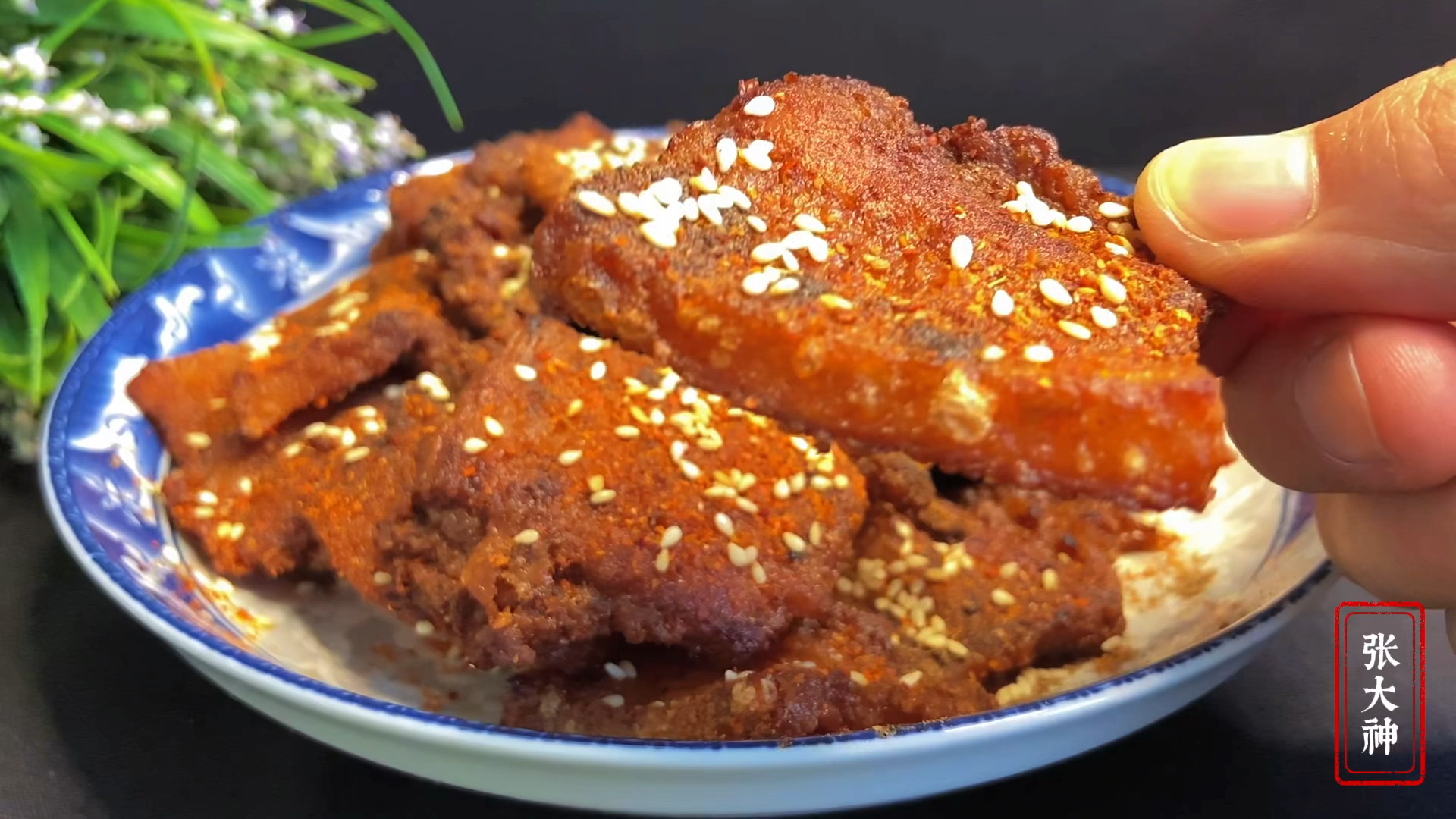 香酥五花肉,不用烤箱,这样做,也酥的不得了