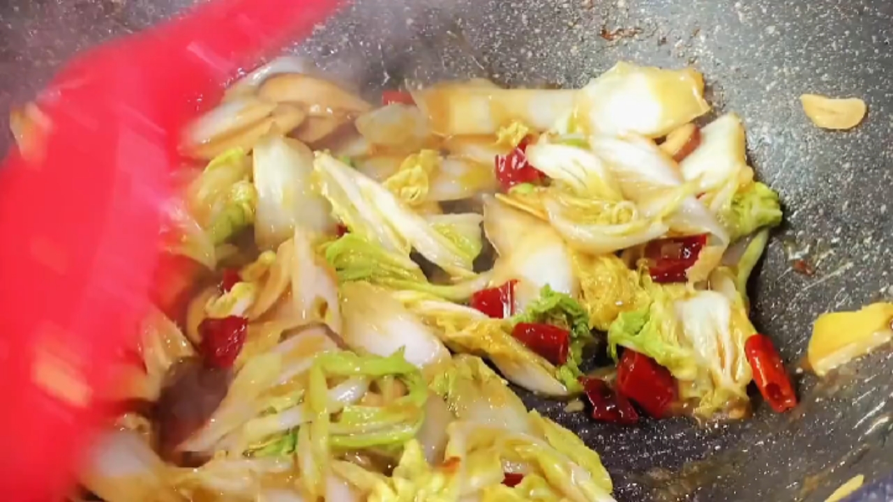 #自制美食#酸辣白菜这样做味道不错哦