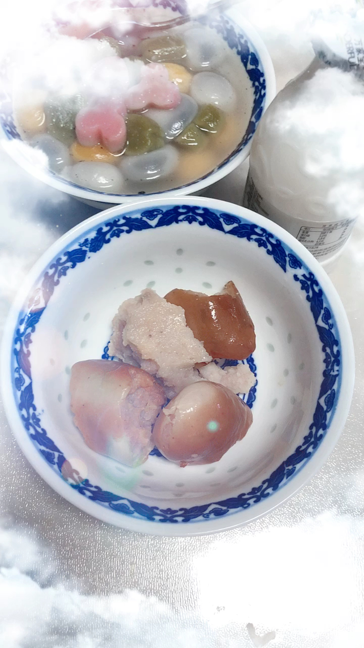 五颜六色的汤圆
