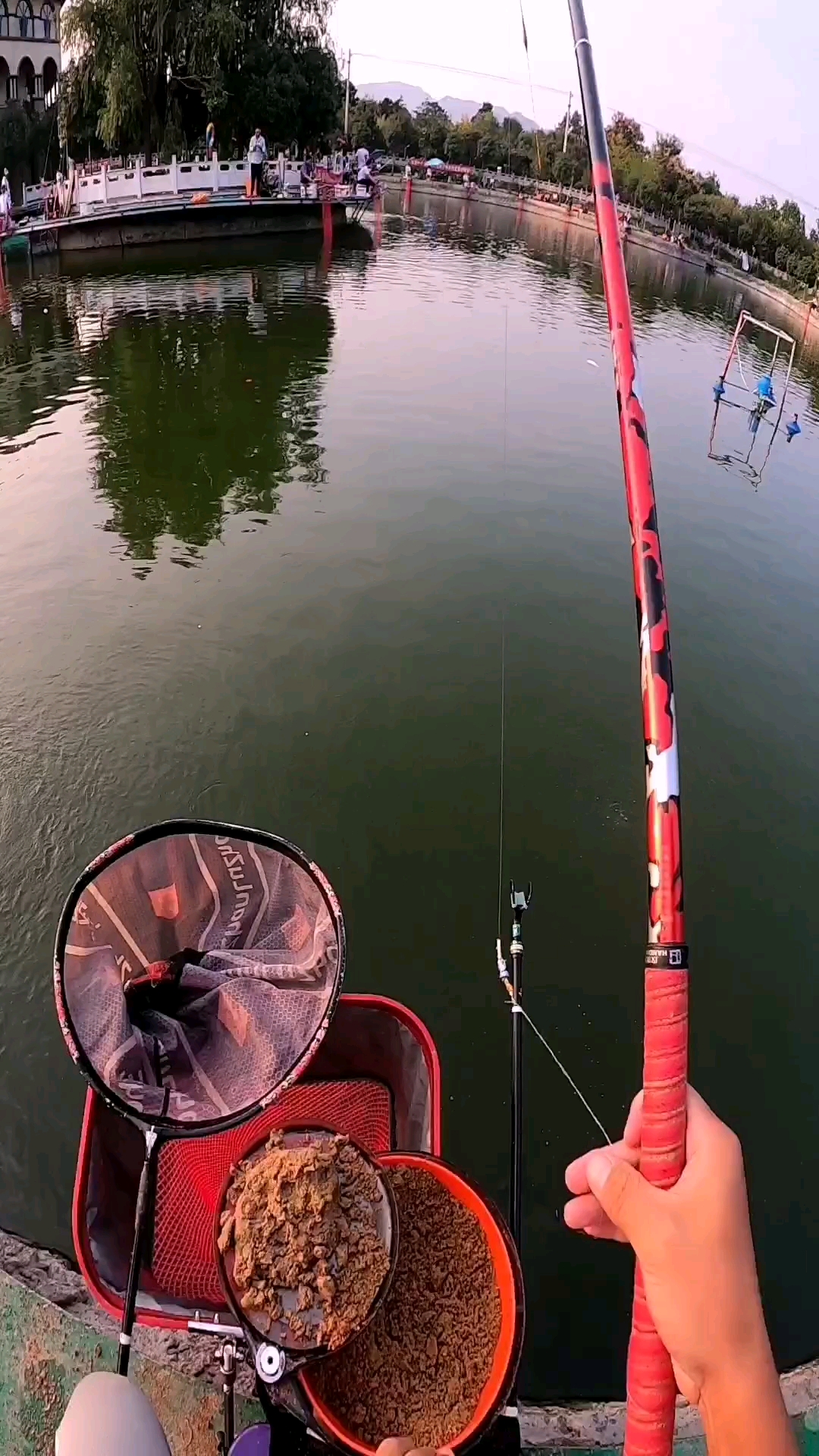 #高清视频##黑坑钓鱼#鱼大真的不好飞，双尾也是不好弄啊。