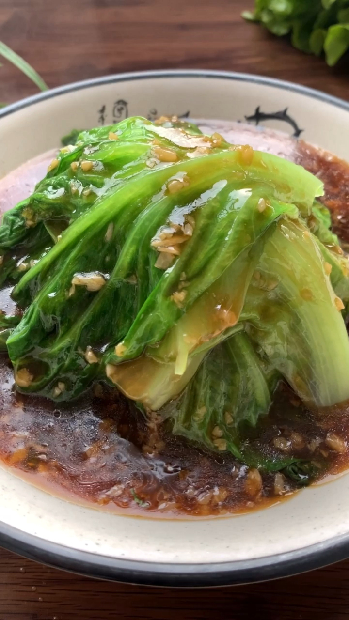 蚝油生菜看似简单,想要做到好吃要掌握几个步骤