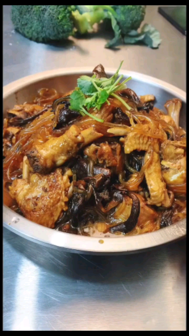小鸡炖蘑菇,东北名菜,真好吃呀!
