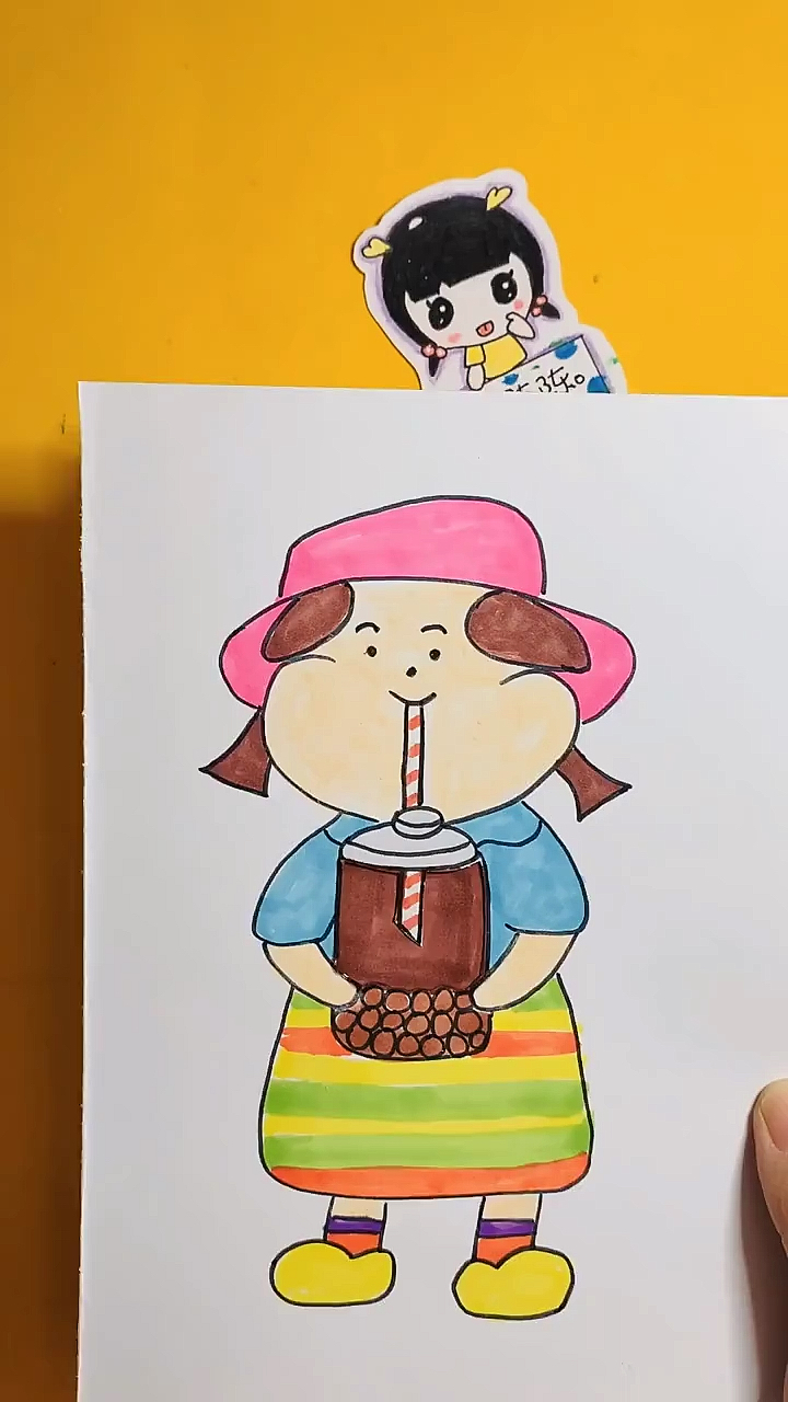 #少儿创意美术#喝奶茶的小女孩