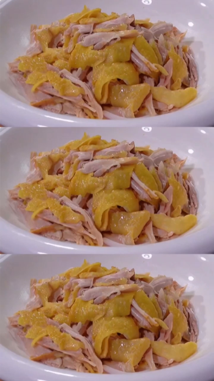 #美食#广东人最爱吃的盐焗手撕鸡,做法比煮米饭还简单,咸香美味