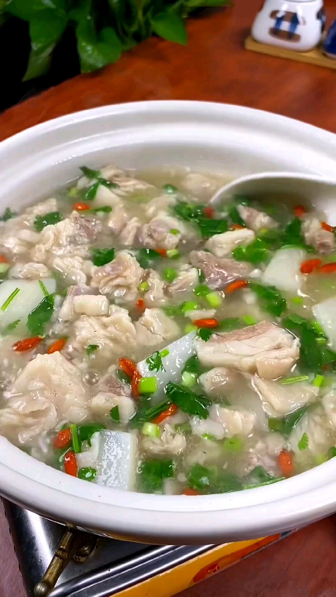 #秀出你的拿手菜#清炖羊肉汤的家常做法