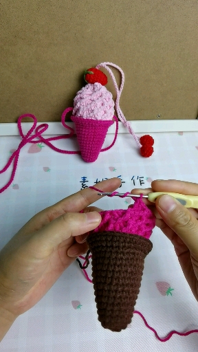 #钩针编织蛋袋#甜筒鸡蛋包
