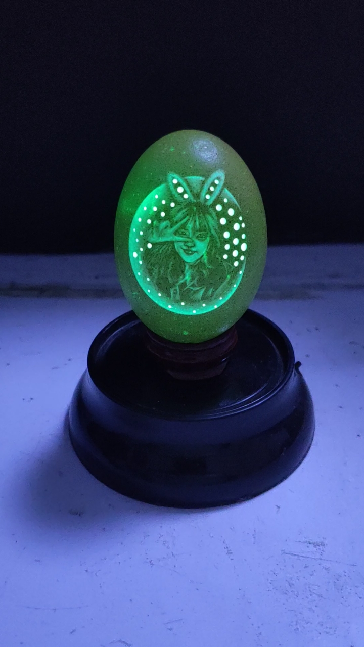鸡蛋壳雕刻做工艺品灯笼