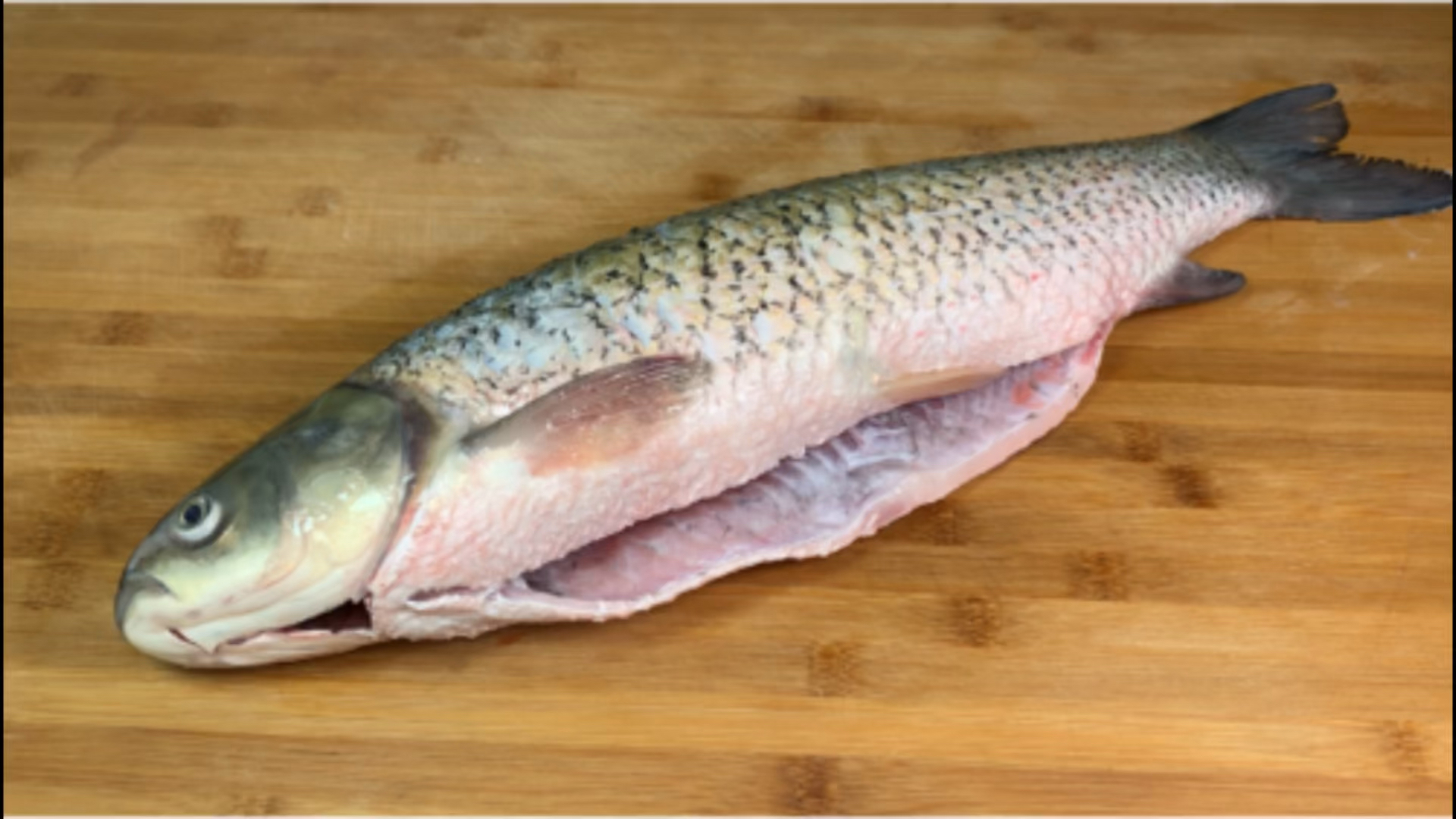 8斤草鱼做香辣鱼块,下酒还能当零食,香辣开胃,做法超级简单