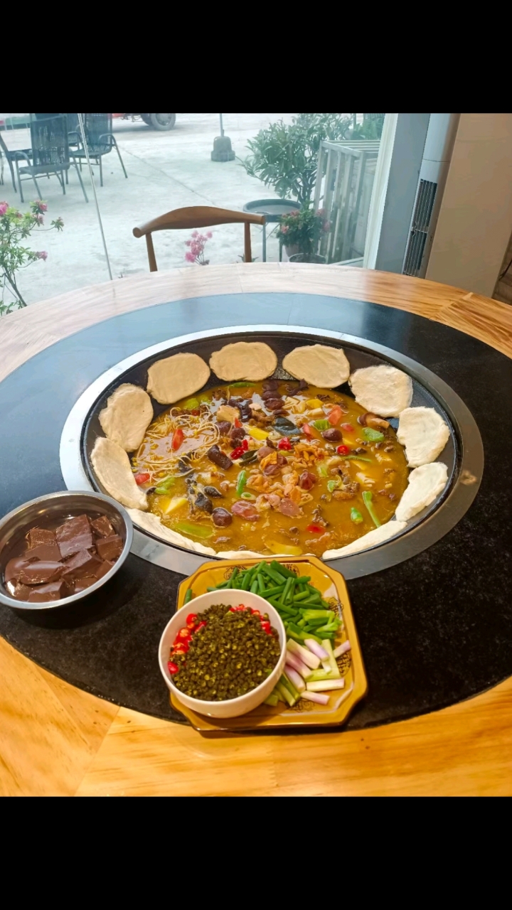#家乡特色美食#成都柴火鸡灶台柴火鸡美食柴火鸡灶土灶柴火鸡农家乐!