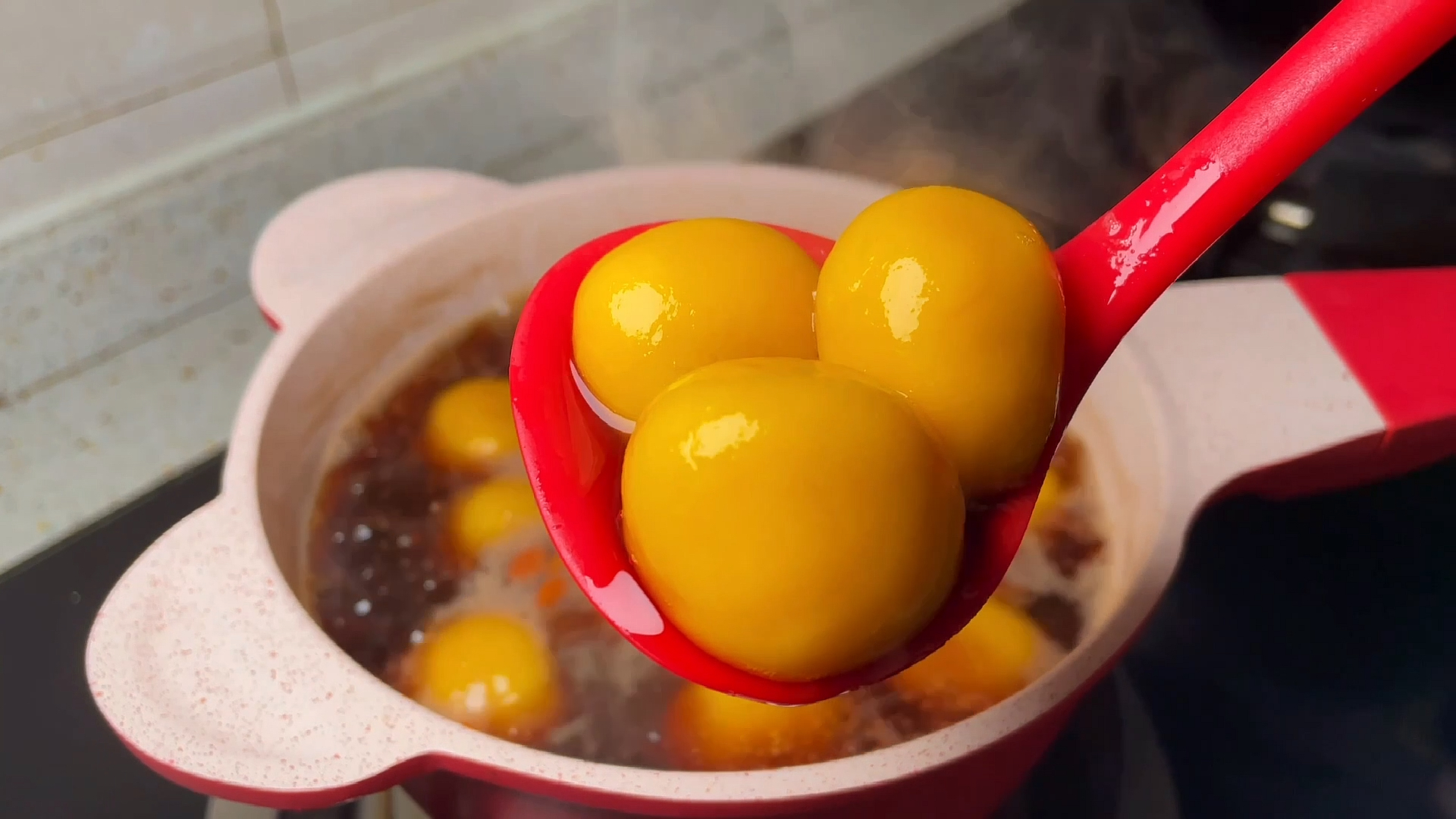 #美食#汤圆不要直接煮着吃了,这样吃温暖整个冬天,尤其女生一定要学会