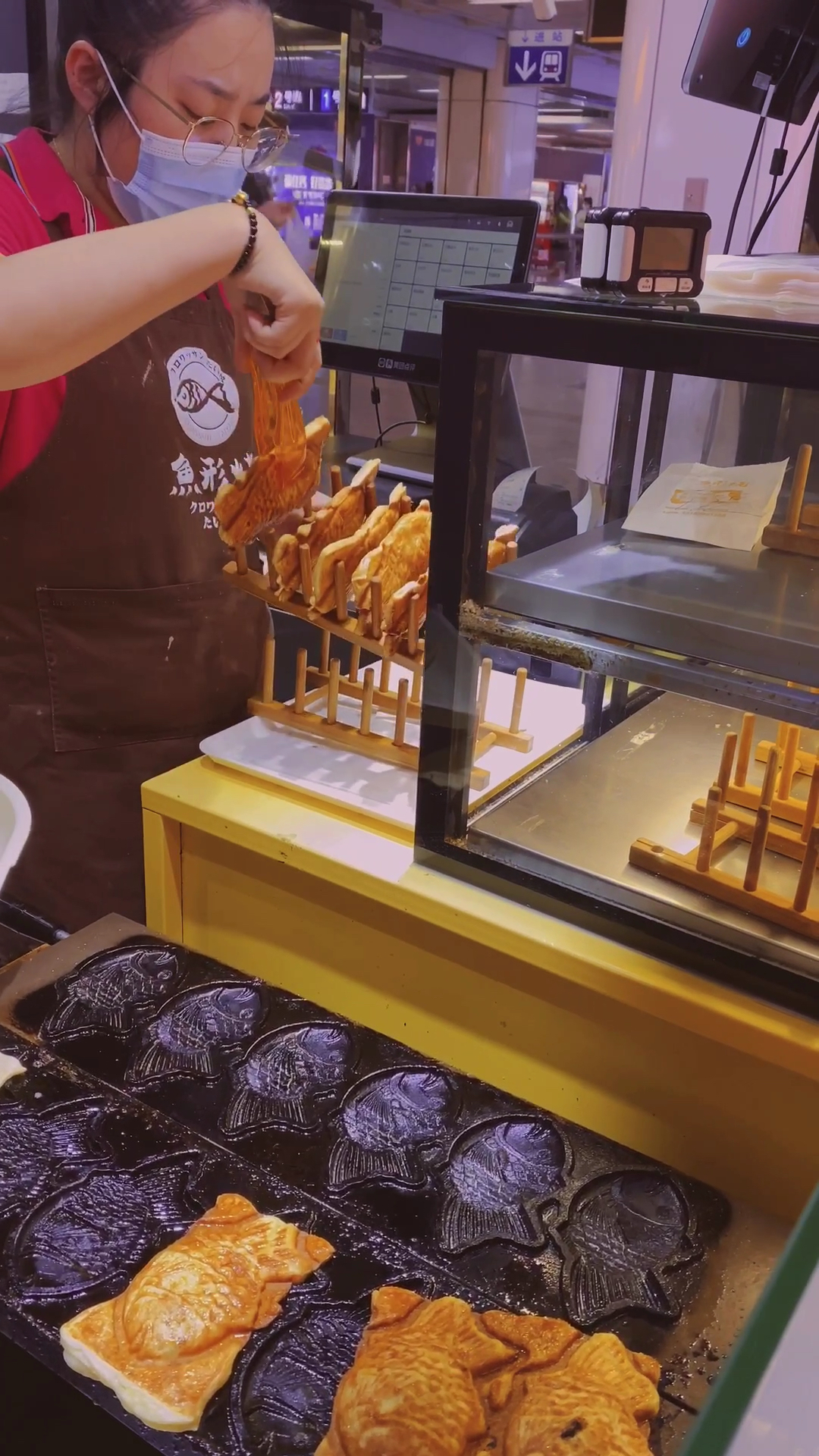 #美食#一锅红豆鱼形烧出炉