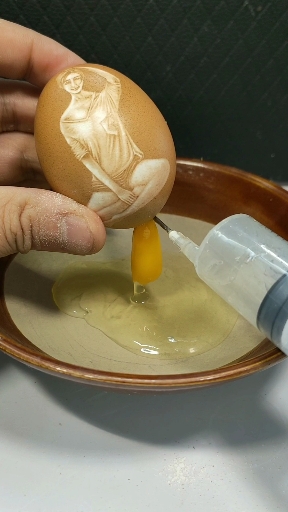 #我要上热门#鸡蛋壳上雕刻,震惊全世界