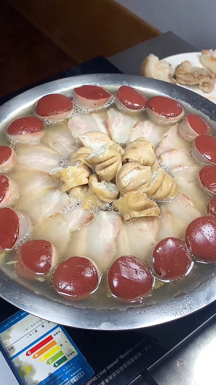 #美食#东北杀猪菜还是家里做的香,铁锅炖一下午,连吃带喝真过瘾