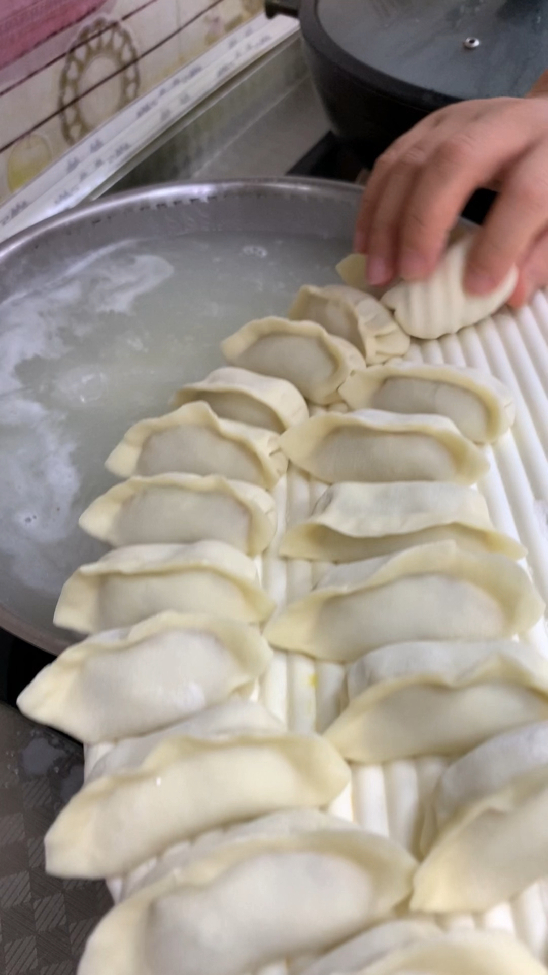 #饺子#东北水饺下锅了,想吃的来吧