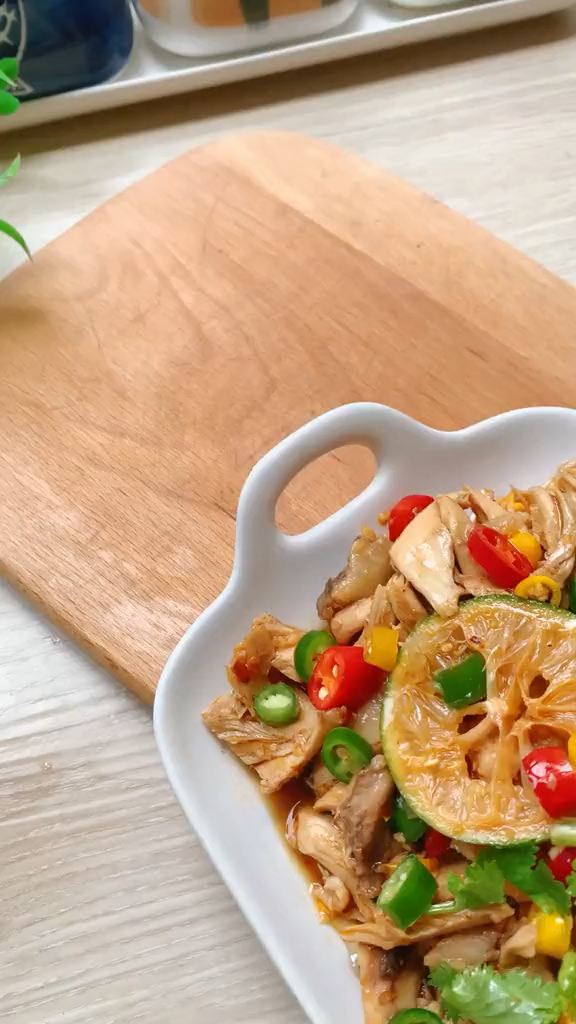 #自制美食#夏天必备的凉拌手撕鸡、鲜香开胃、好吃还不油腻!