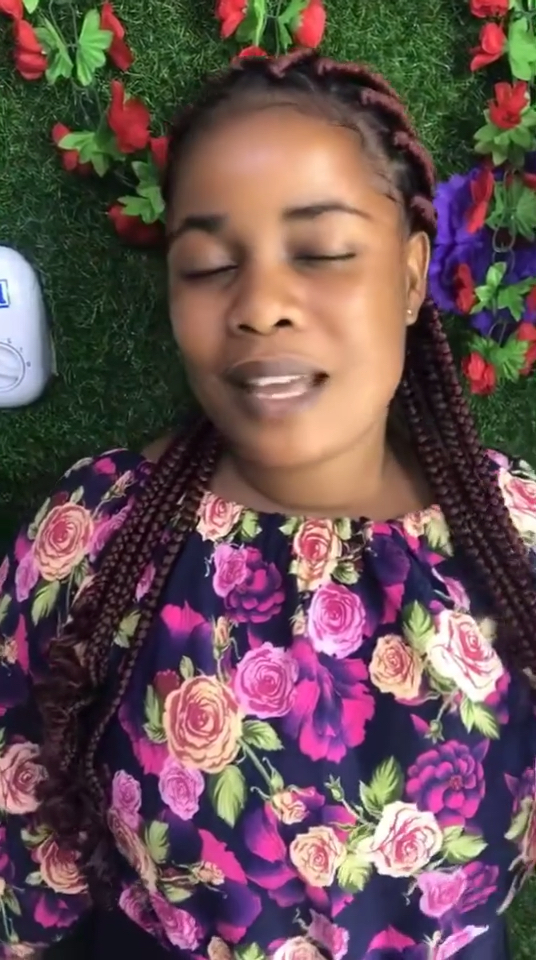 非洲女孩子的八爪鱼发型