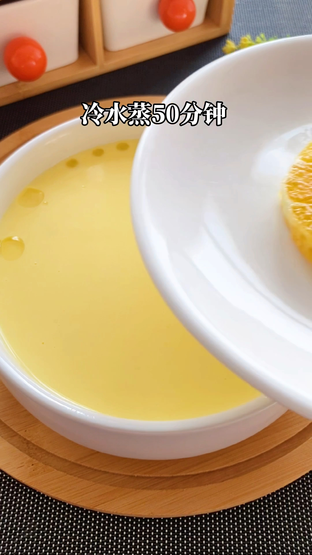 #酸奶蛋糕#比酸奶蛋糕还好吃的橙香酸奶蛋糕，一口下去橙香浓郁，香甜软糯