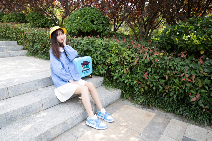 #街拍美女#主题:aj、棉袜、肉丝