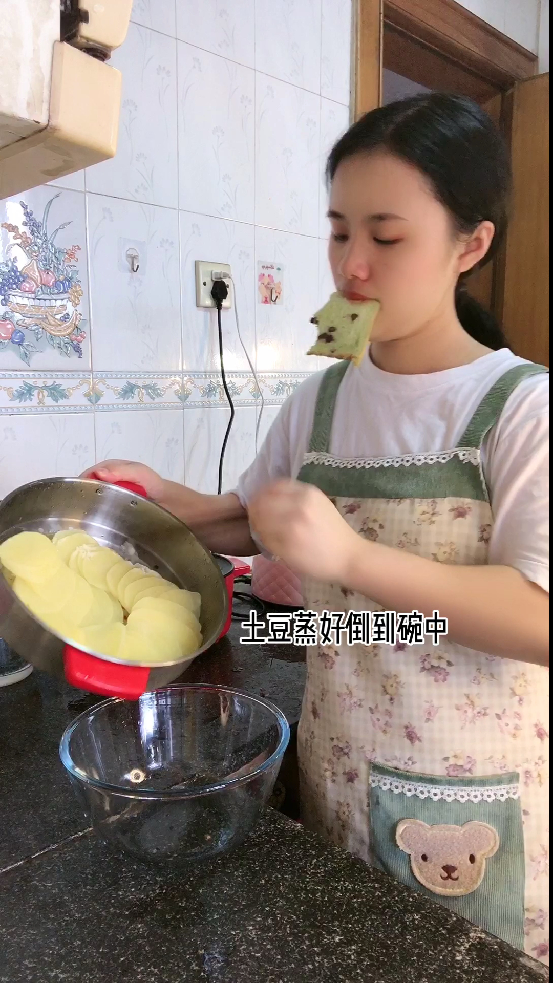 #自制美食#番茄味薯片,只需要面粉番茄和土豆,不加一滴油,好吃咯嘣脆,健康无添加