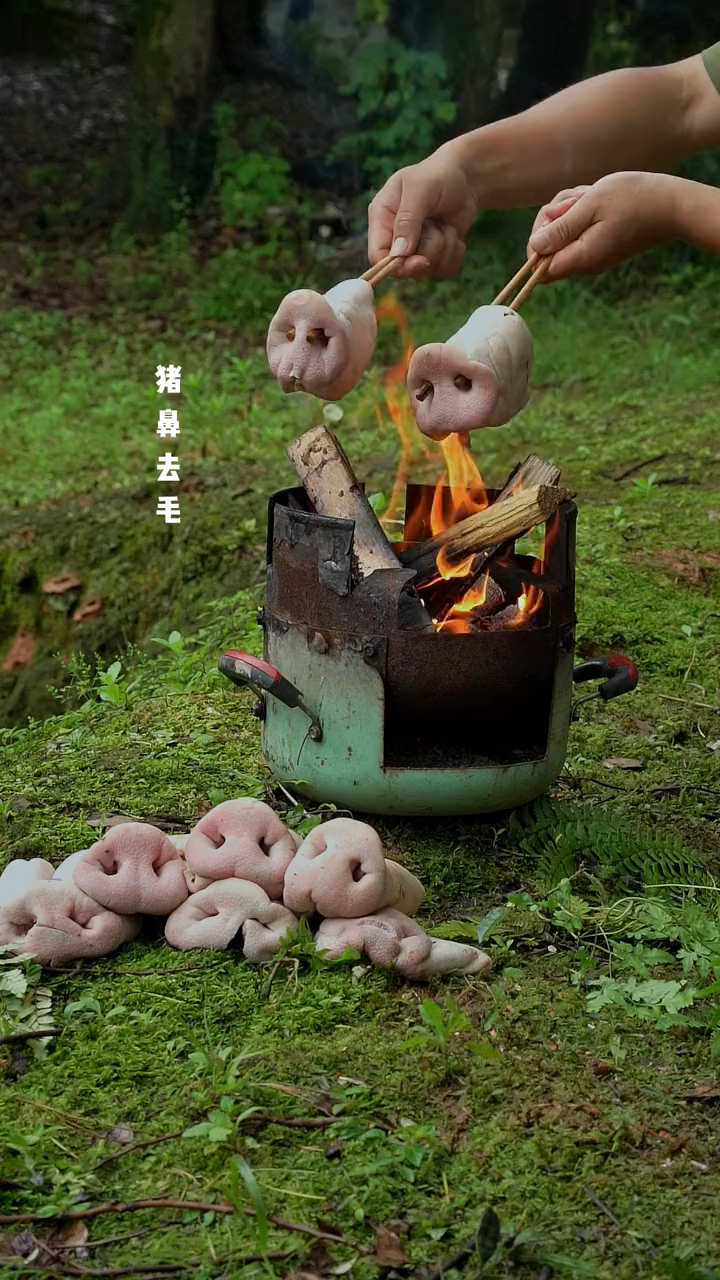 在农村的夏日时光,炒一份猪鼻肉,美味解馋