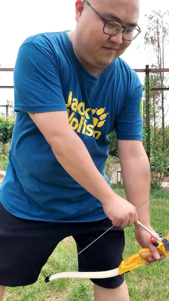 1400亩的私人庄园,鸡鸭鱼肉,水果蔬菜应有尽有,吃什么自己动手