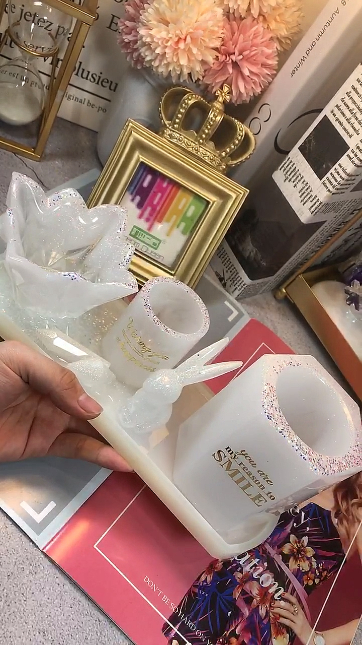 #创意手工DIY#白色兔子笔筒长条摆台设计