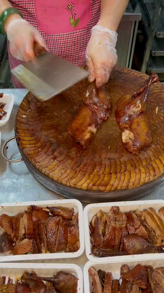 #爱美食爱生活#地方美食小吃,烤鸭子