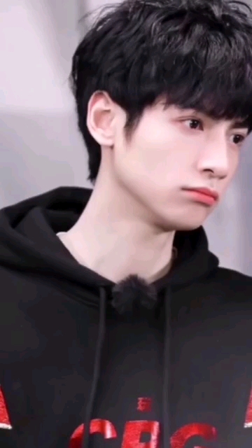 罗云熙,从小到大奶昔昔的太可爱了吧