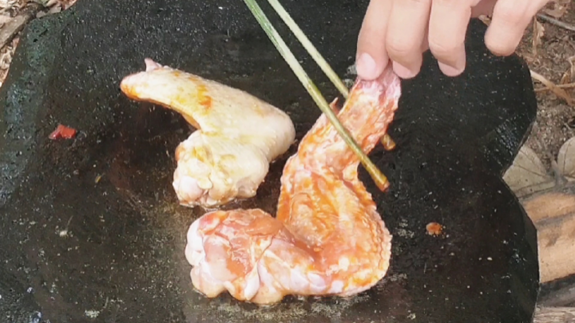 #烧烤#热量爆满又如何?烤鸡翅来吃,逍遥自在每一天