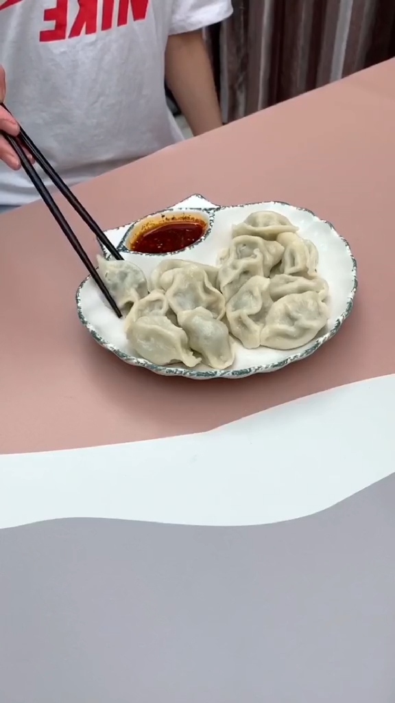 用这个陶瓷饺子盘装饺子,宝宝都有食欲了#带醋碟饺子盘