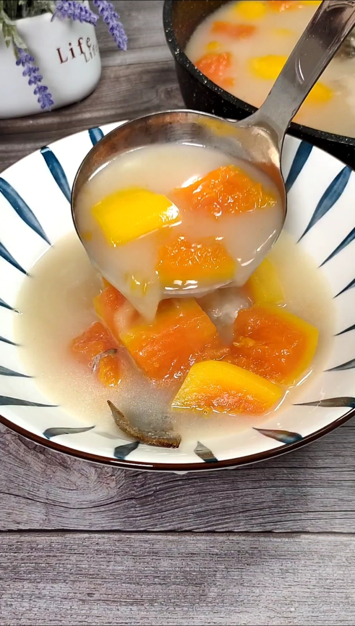 #你好秋天#秋天一定要喝的木瓜鲫鱼汤,清甜润肺。