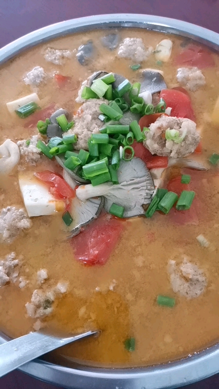#神颜福利社#藩茄素肉丸子汤!
