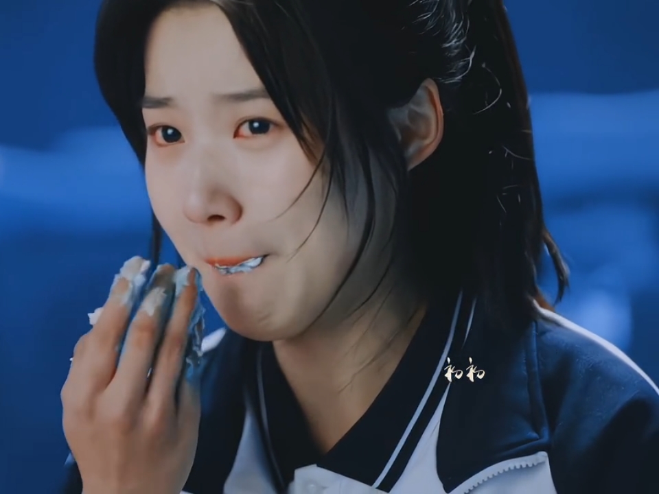 #精彩影视#虽然寄居蟹也很无辜可是林惜一个人吃蛋糕的时候真的好让人心疼,寄居蟹你怎么不看手