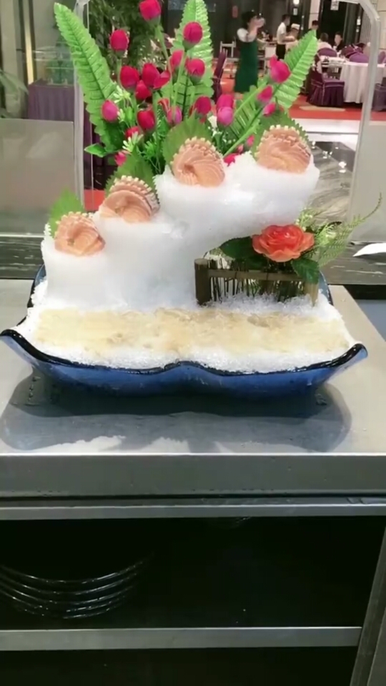三文鱼拼水蚌刺身拼盘,大家还喜欢这造型吗?