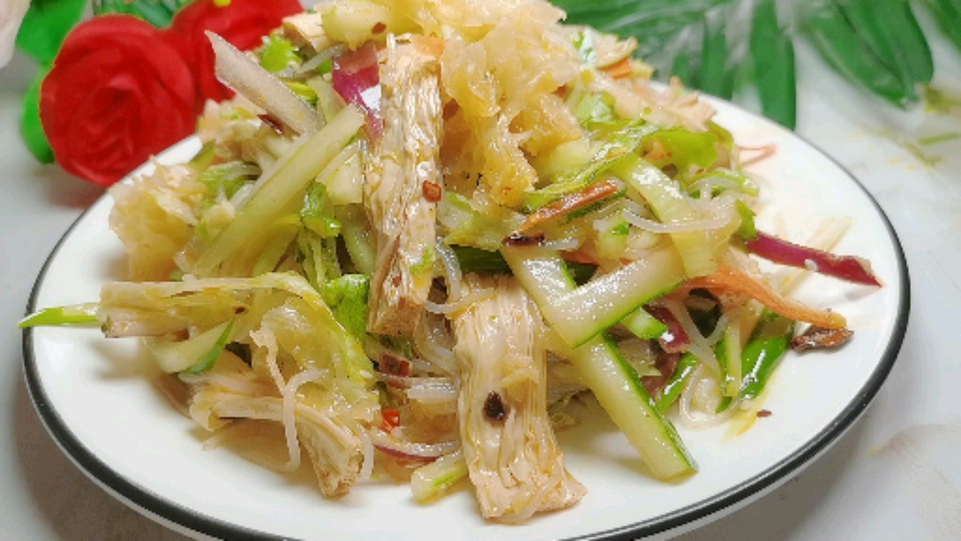 #2021我的心愿#今天分享一道下饭凉拌菜,即好看又好吃,简单易学