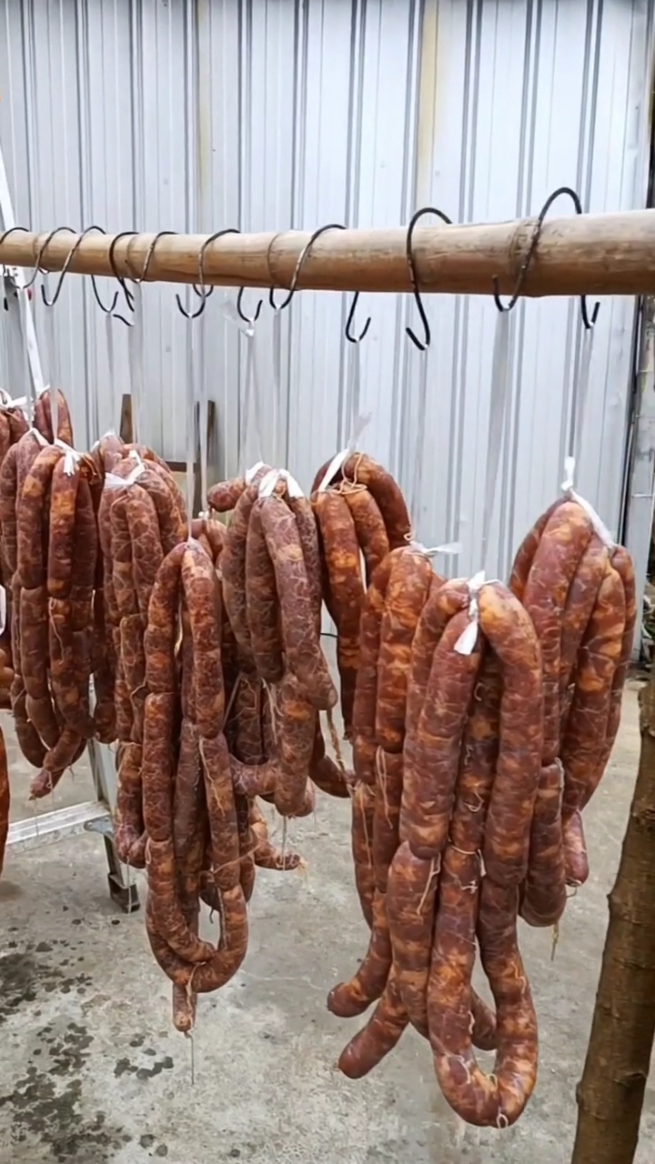制作腊肉香肠全过程!想吃吗?
