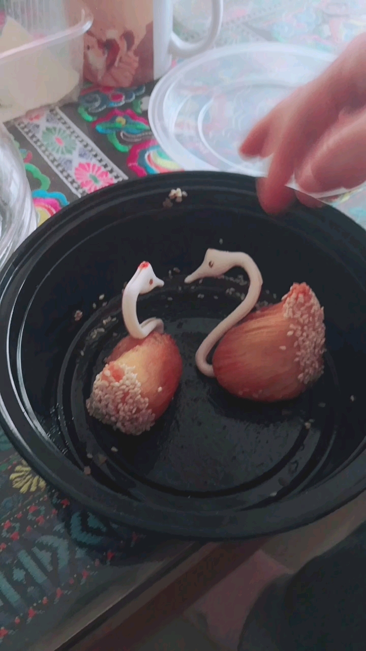 威斯丁的榴莲酥,天鹅造型