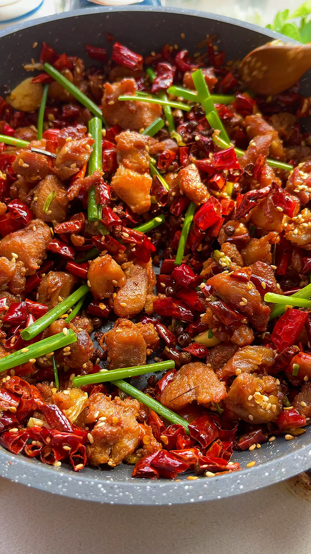 这样做的辣子鸡香辣酥脆又好吃!