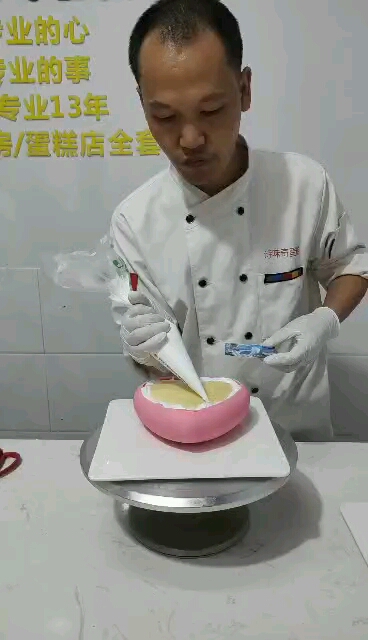 #情人节蛋糕#结婚12年,做个特别蛋糕,第一次过情人节,送老婆,感谢为家庭,付出。能祝福一