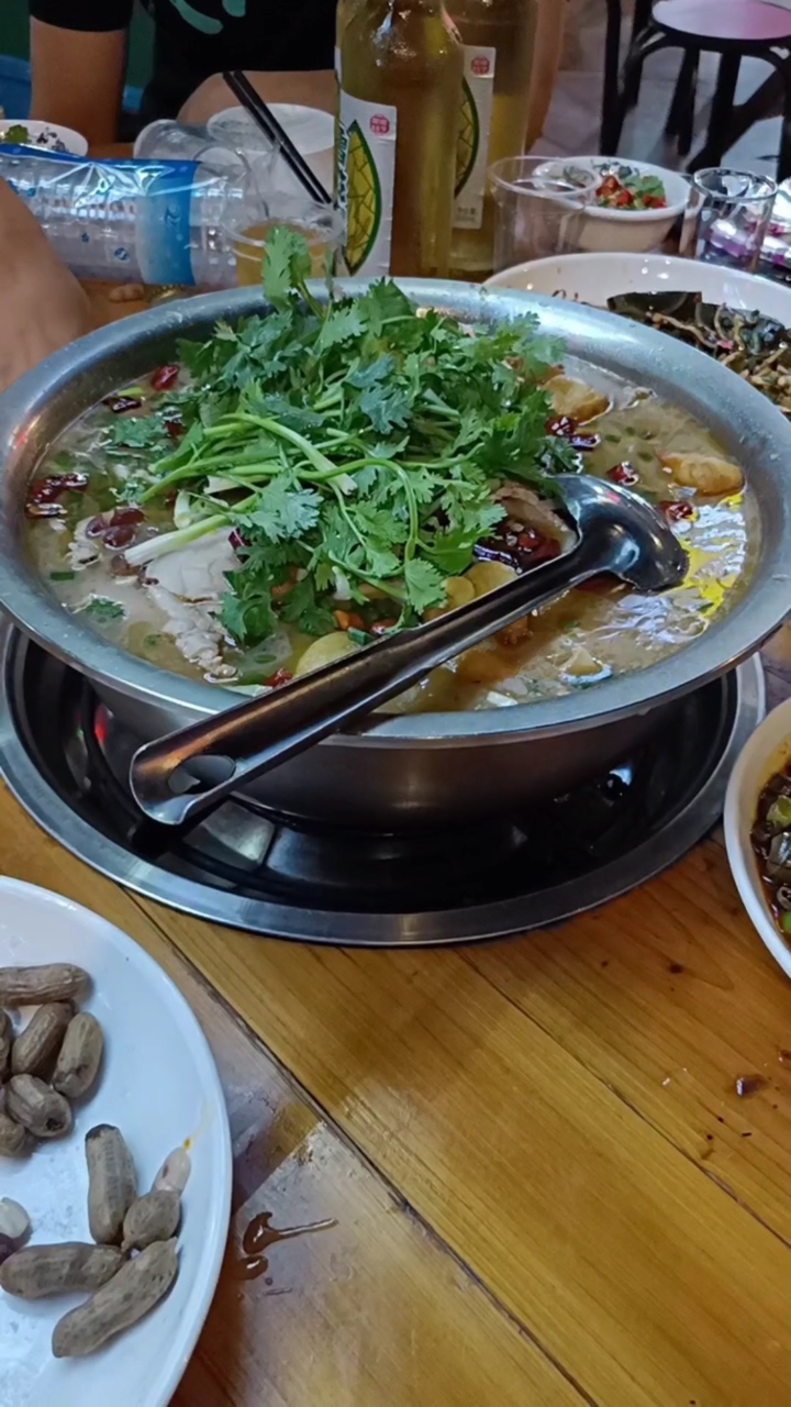 #家乡特色美食#镇雄酸汤猪脚,肉放的有点少