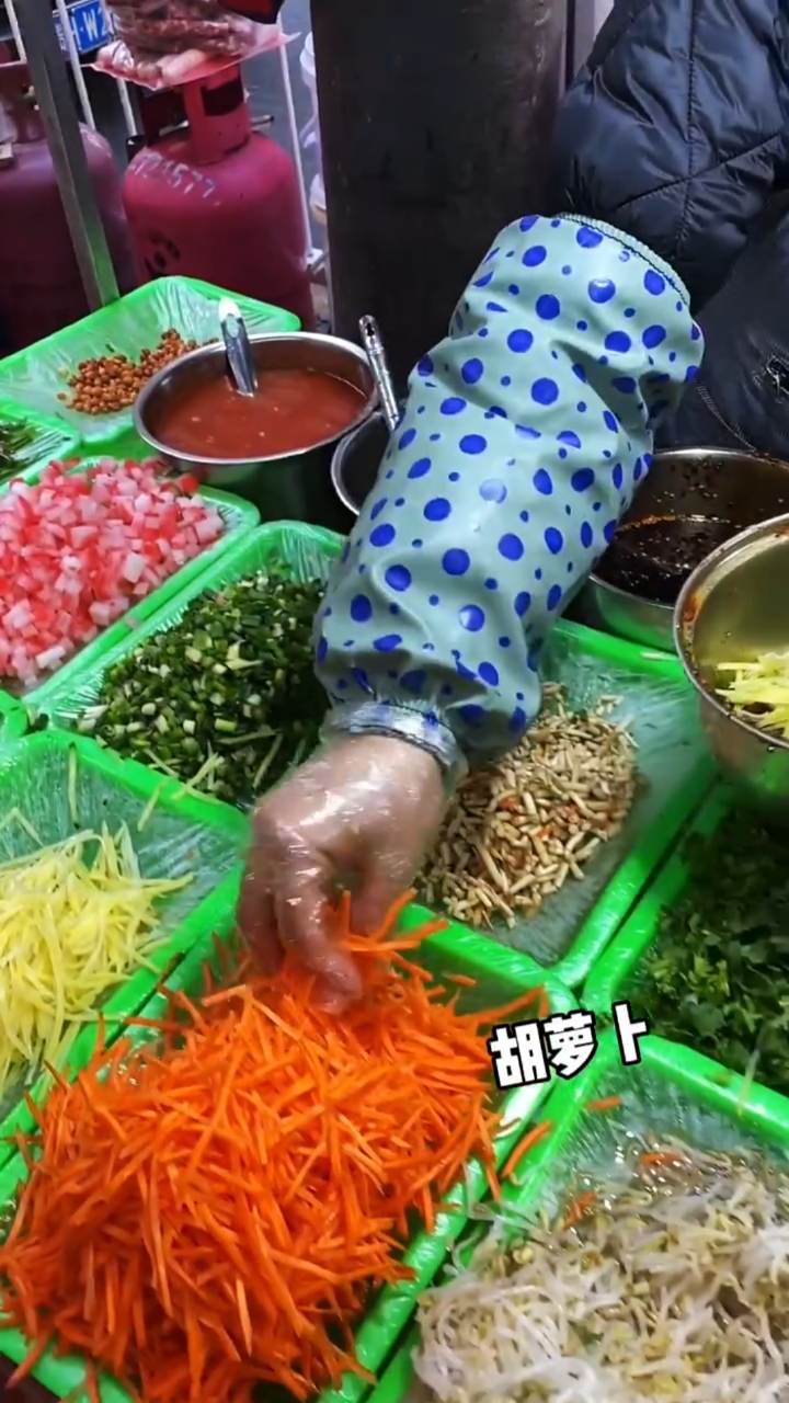 #美食#地方小吃春卷太香了