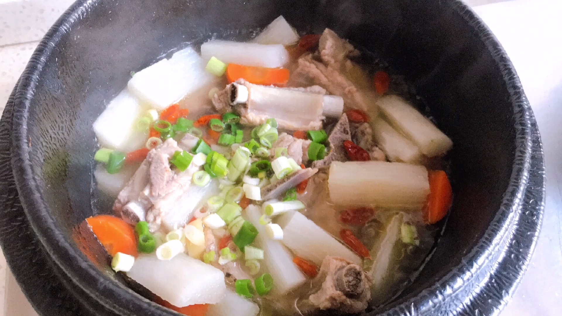 月子餐山药排骨汤的做法