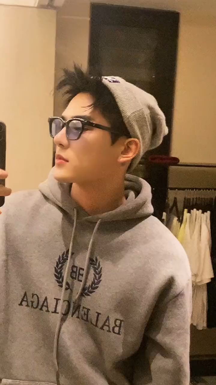 #小鲜肉帅哥#弟弟终于放假了,可以天天假装我男朋友了?